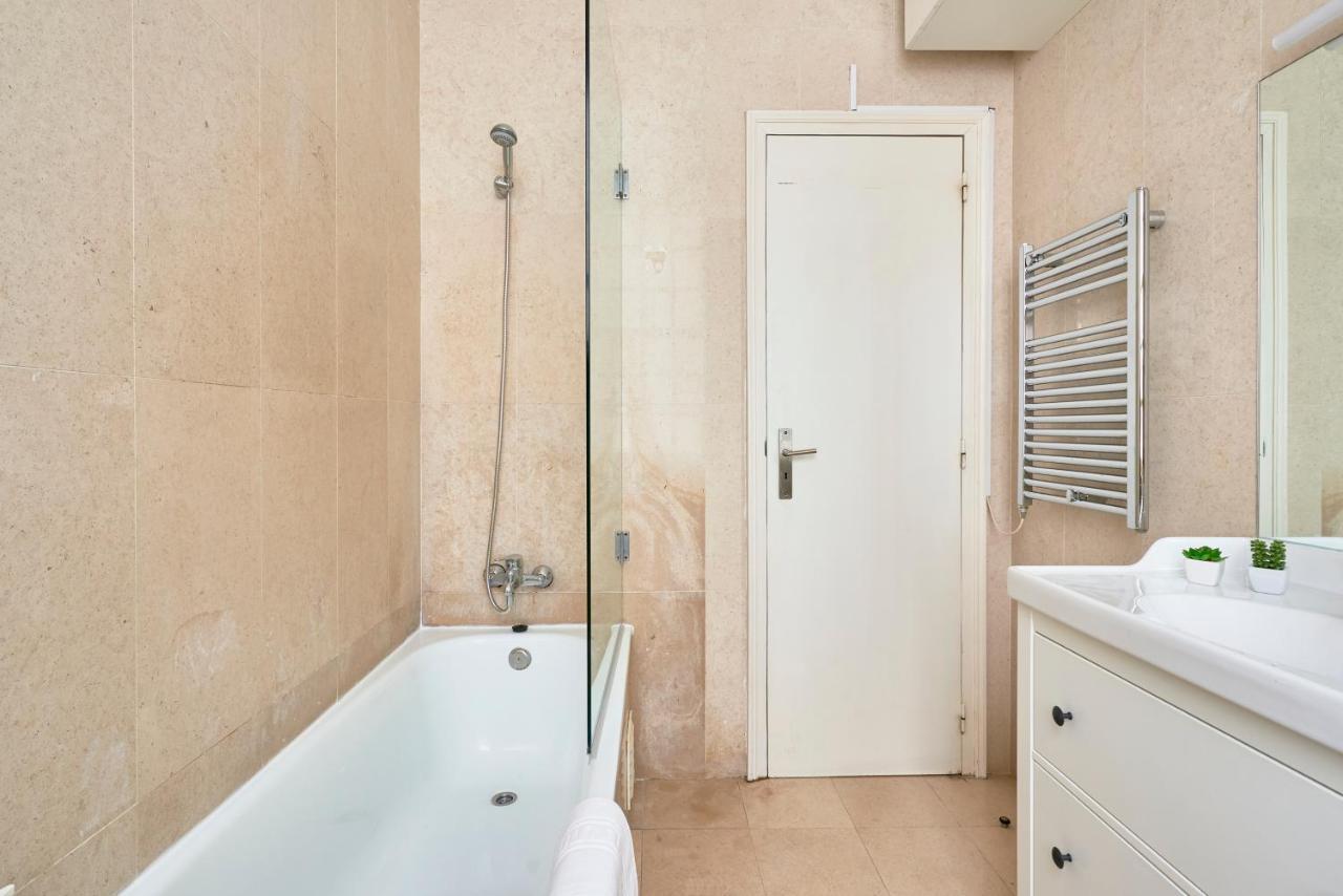 Spacious Apartment In The Perfect Lisbon Location, By Timecooler Exterior photo